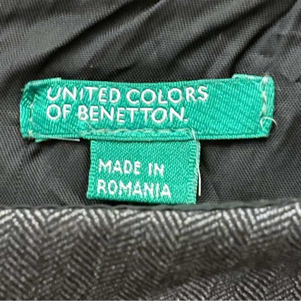 United Colors Of Benetton gray zip back lined shift dress
B10 - Picture 2 of 3